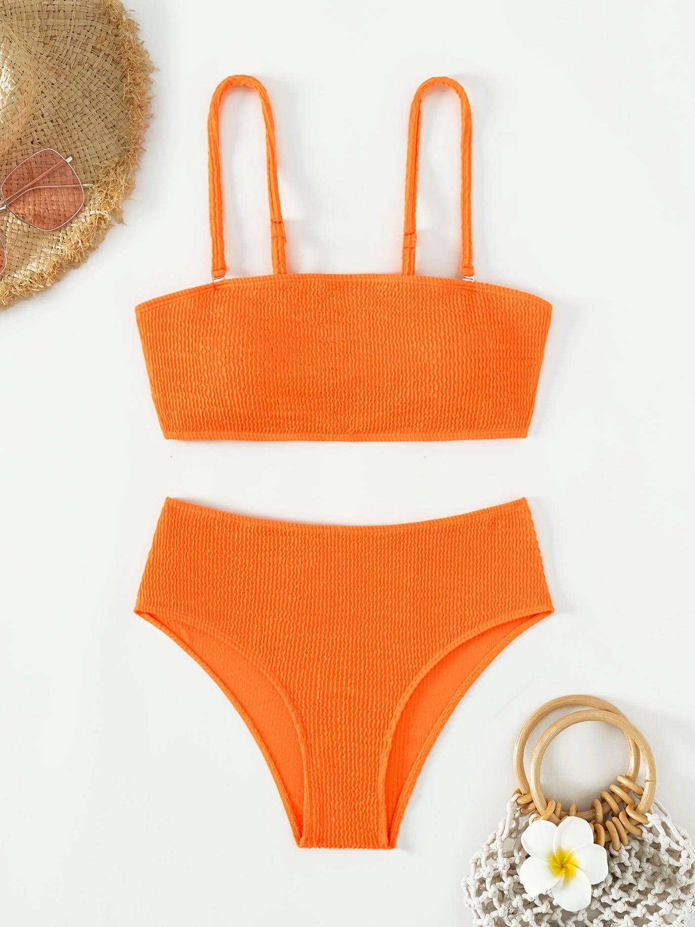 Rode ribgebreide bikini met hoge taille - Flatterende en comfortabele zomerlook afbeelding 3