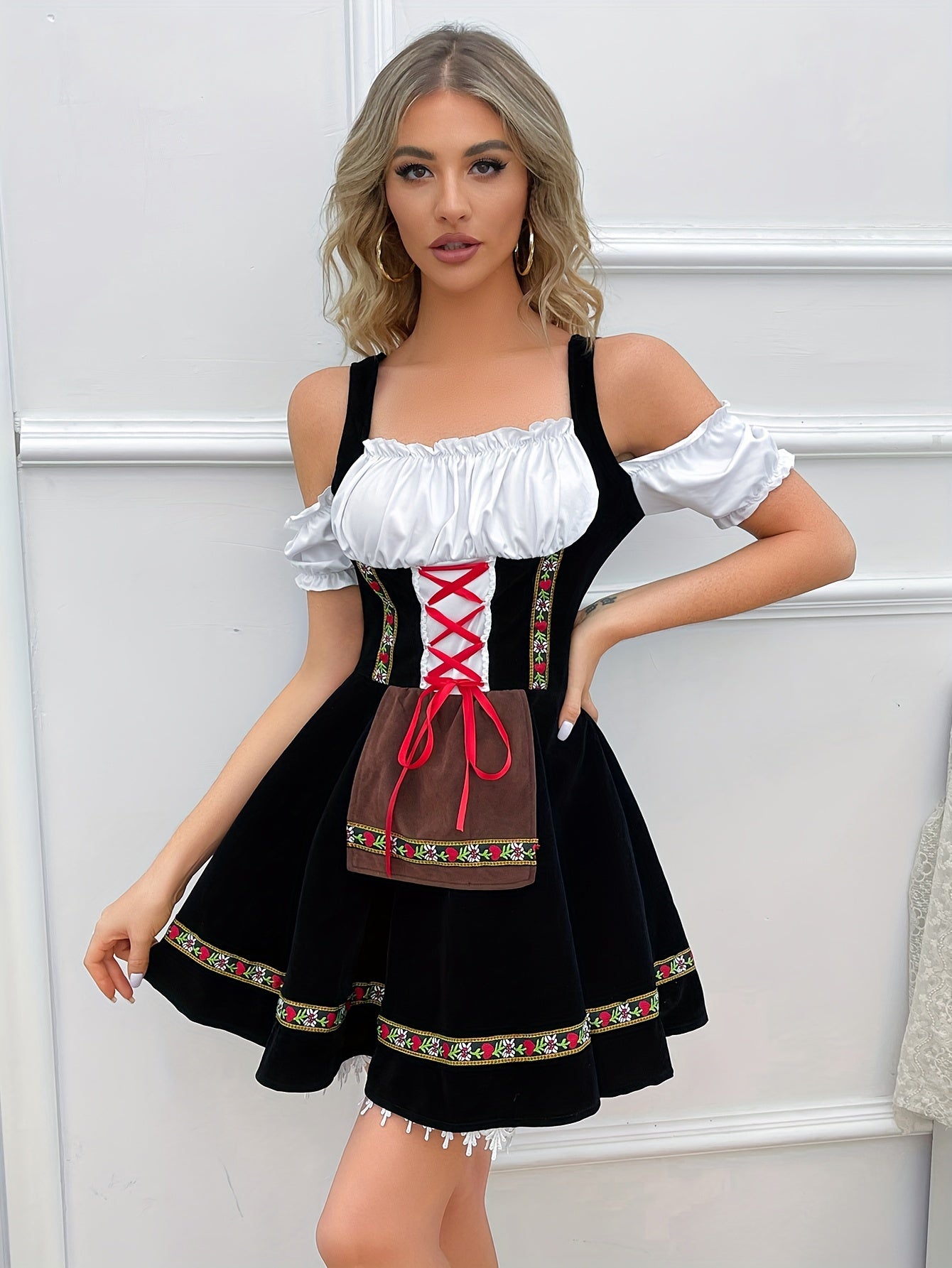 Vintage koude schouder dirndl jurk - Een betoverende mix van stijl en luxe! afbeelding 2