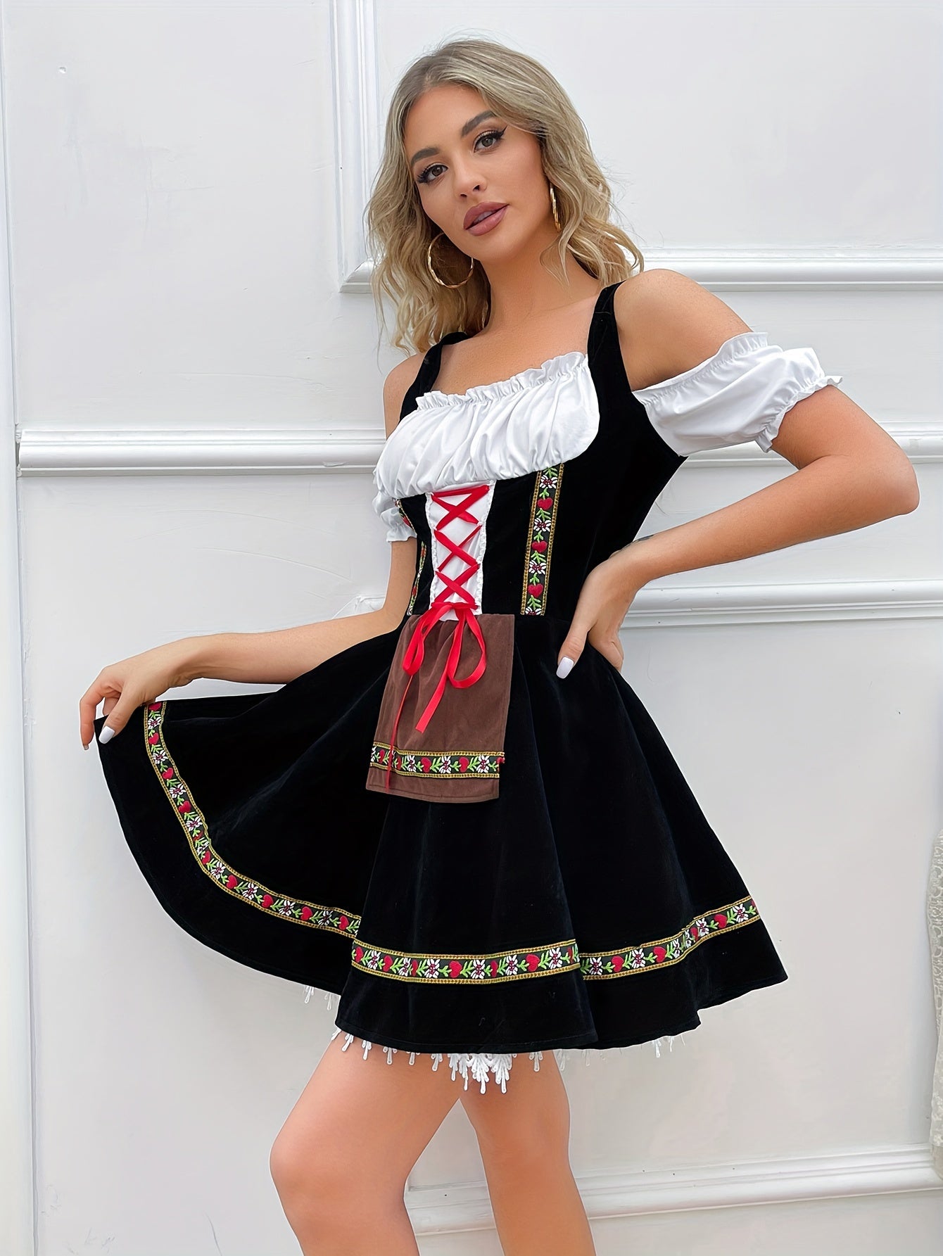 Vintage koude schouder dirndl jurk - Een betoverende mix van stijl en luxe! afbeelding 1