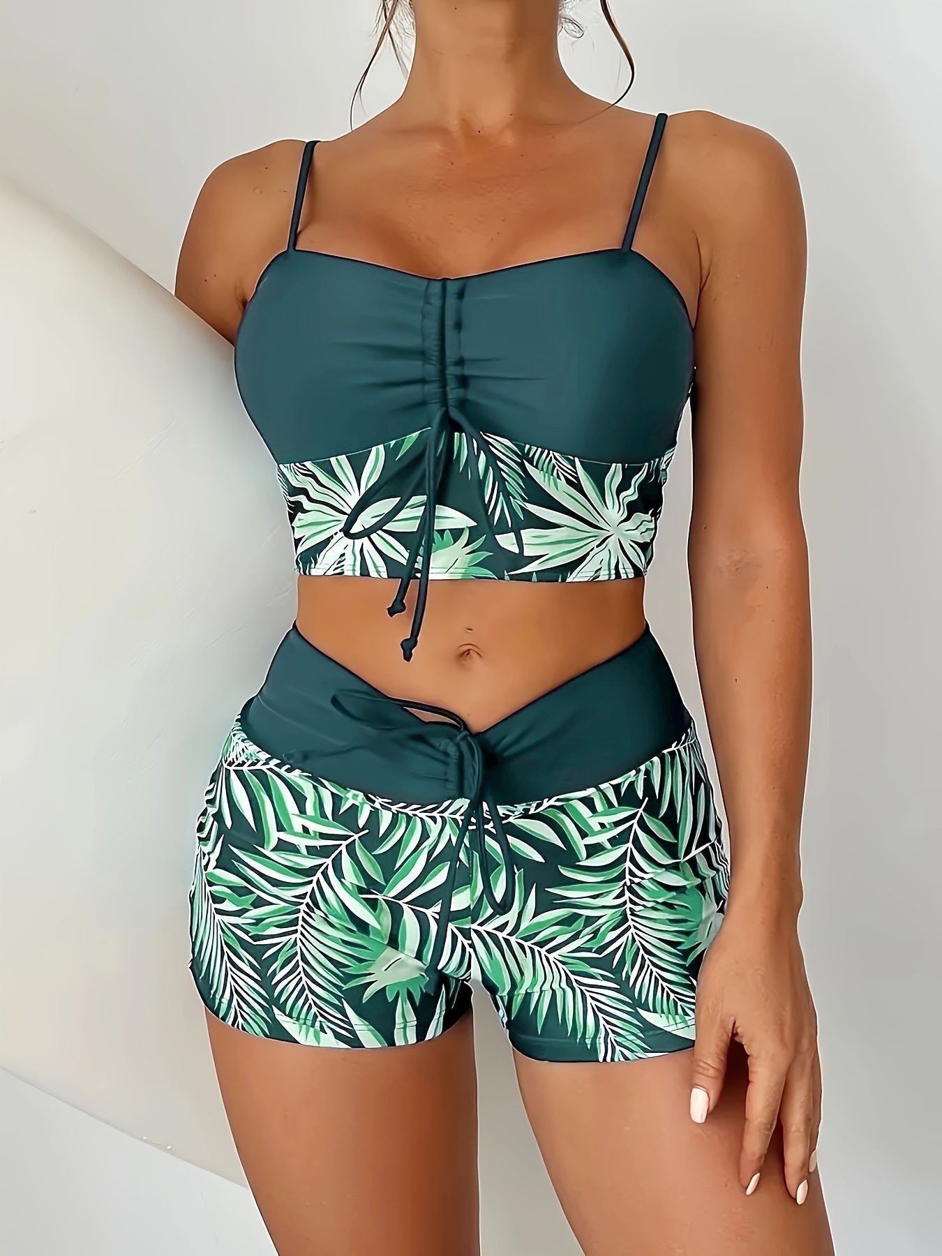 Bladprint bikini set met boyshorts | Stijlvol en comfortabel | Perfect voor zomerse dagen afbeelding 1