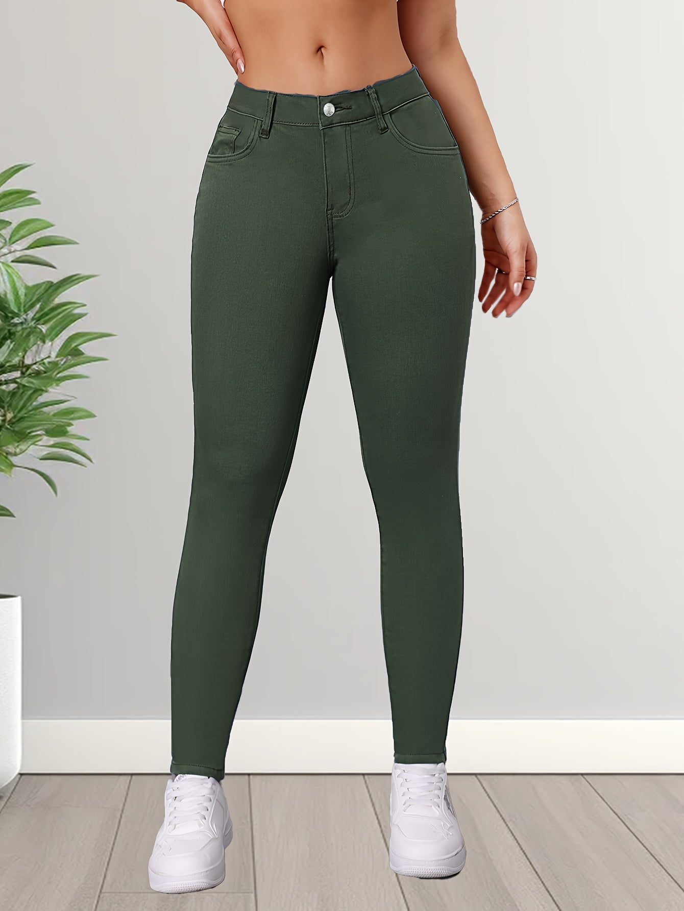 Modieuze skinny jeans in lichtgroen | Hoge taille | Comfortabele stretch stof | Ideaal voor elke gelegenheid | Katoenmix met ultiem draagcomfort | Knoopdetails | Shop nu! afbeelding 3