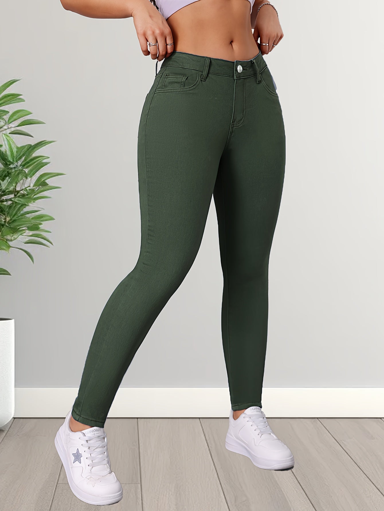 Modieuze skinny jeans in lichtgroen | Hoge taille | Comfortabele stretch stof | Ideaal voor elke gelegenheid | Katoenmix met ultiem draagcomfort | Knoopdetails | Shop nu! afbeelding 1