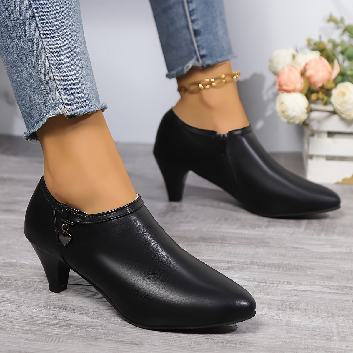 Stijlvolle zwarte pumps en enkellaarzen van hoogwaardig synthetisch leer met subtiele pailletten. Uitgebalanceerde mix van elegantie en comfort, perfect voor elke gelegenheid. Shop nu! afbeelding 6